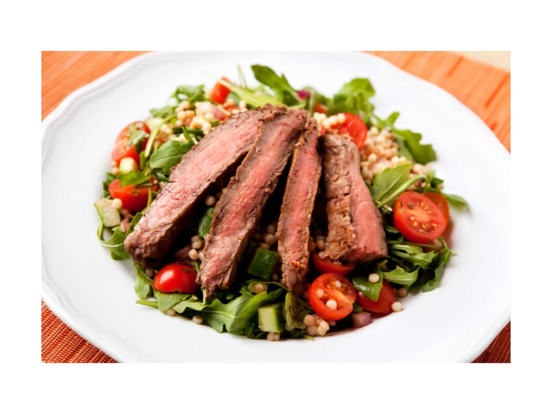 Parelcouscous salade met biefstuk