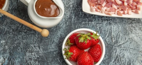Varkensspek met honing en chocolade
