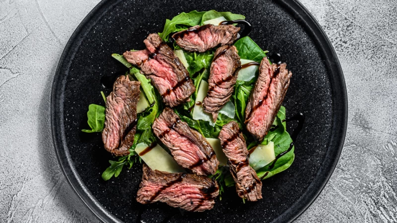 Bavette met aardappelen, spinazie en tijm