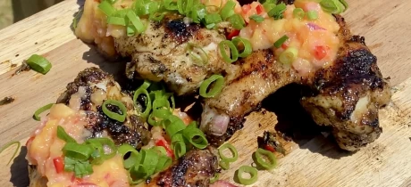 Jamaicaanse kippenpoten met mangosalsa
