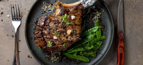 Ribeye met aardappelen en sperziebonen