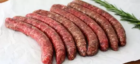 Chipolataworstjes bakken