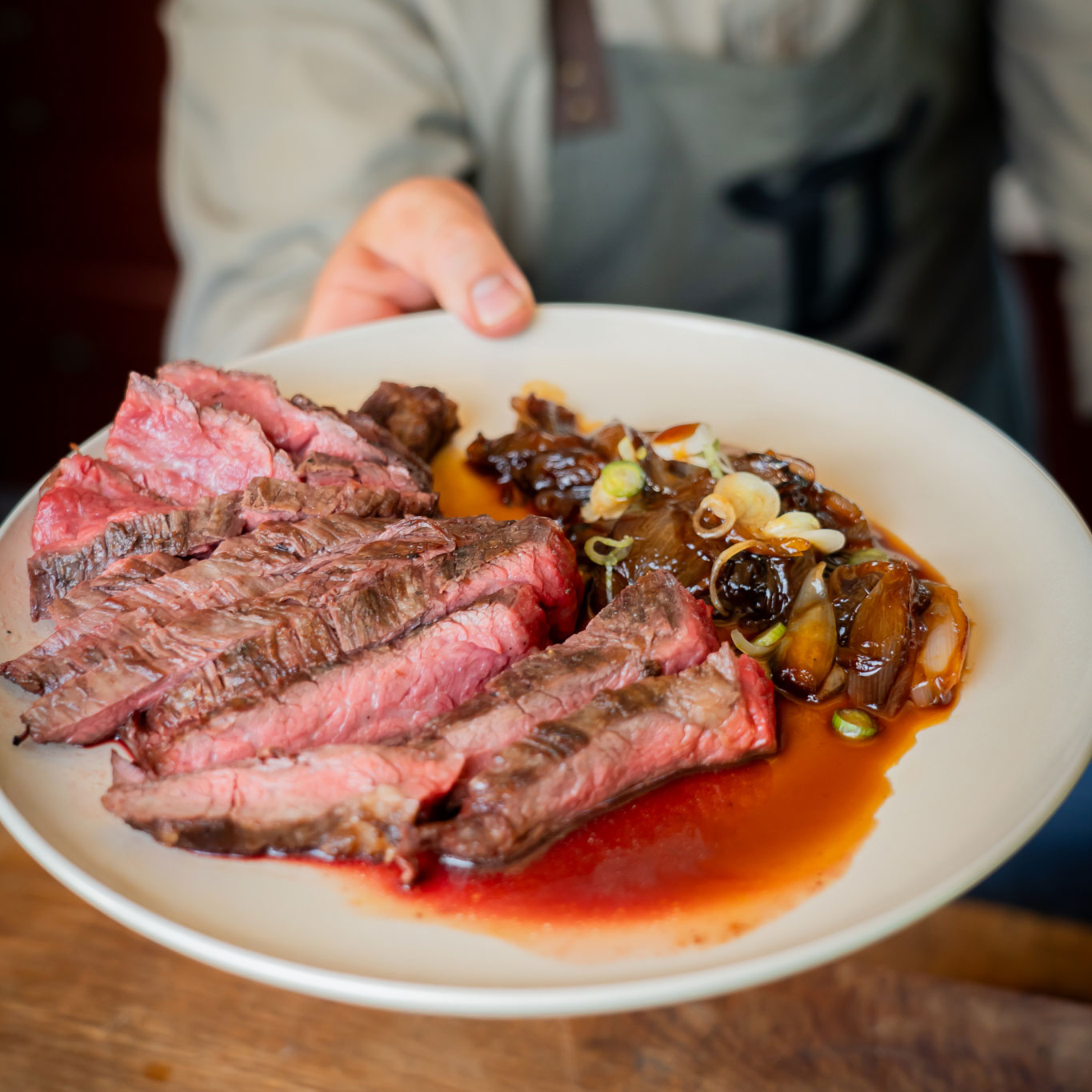 Wagyu steak van de barbecue met sojauien | Grutto