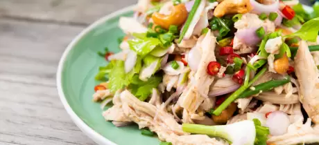 Leftover salade met kip en cashewnoten