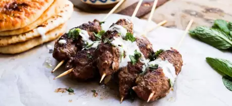 Köfte met zelfgemaakt flatbread