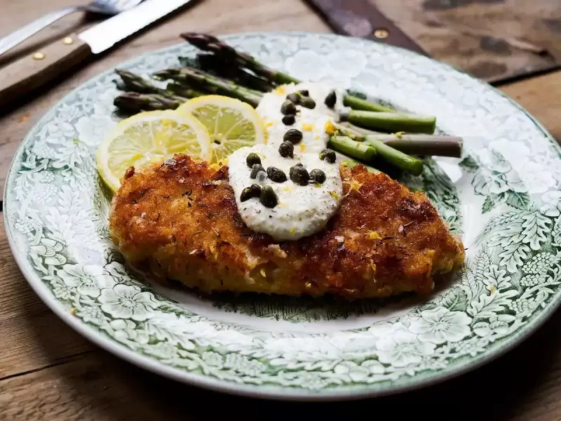 Kruidenschnitzel met citroenroomsaus
