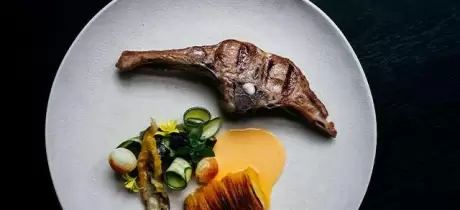 Geit rugkotelet met ratatouille