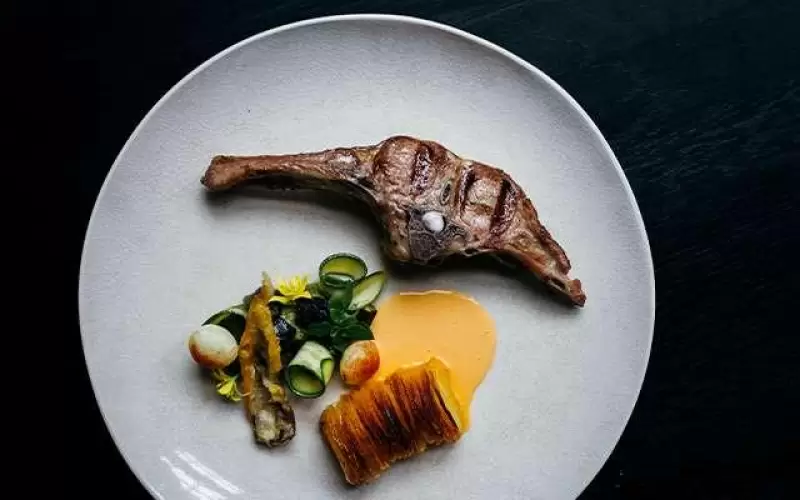 Geit rugkotelet met ratatouille