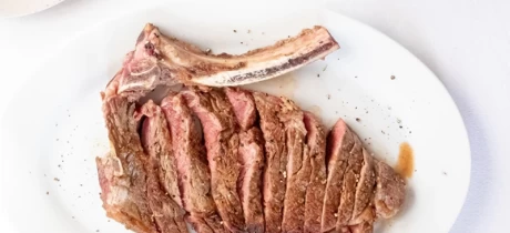 Côte de boeuf met zelfgemaakte knoflookolie