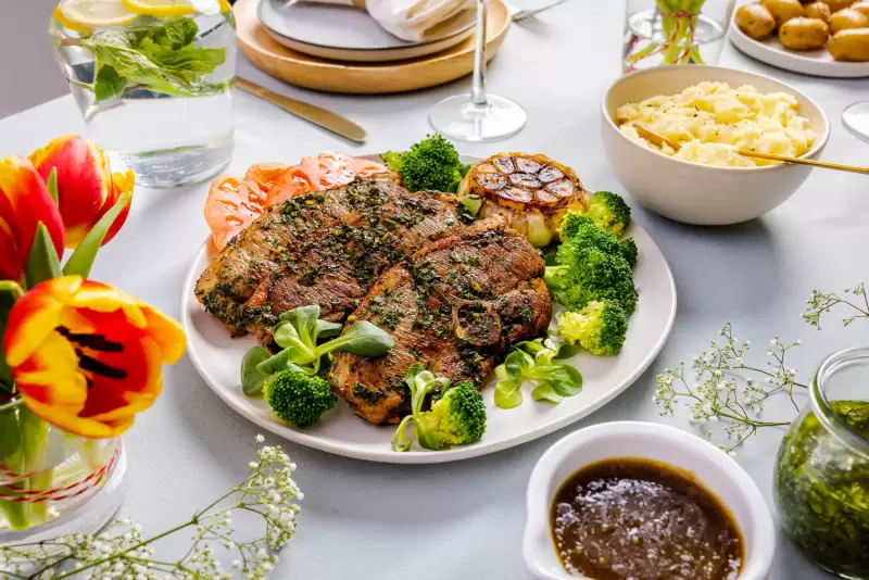 Côtes filet d'agneau au beurre et à l'ail