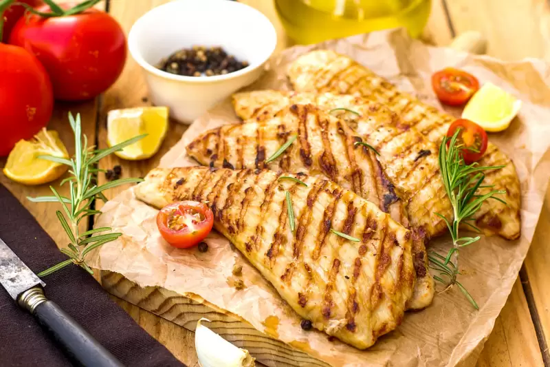 Escalope de porc marinée