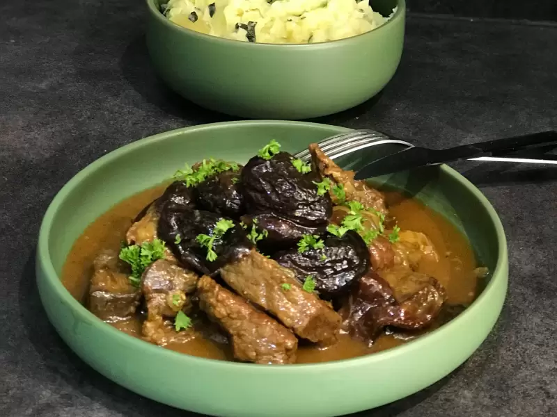 Bœuf aux pruneaux et épices  