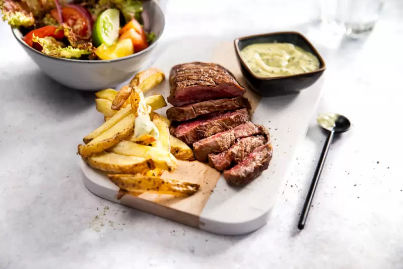 Pièce du boucher, frites et sauce béarnaise