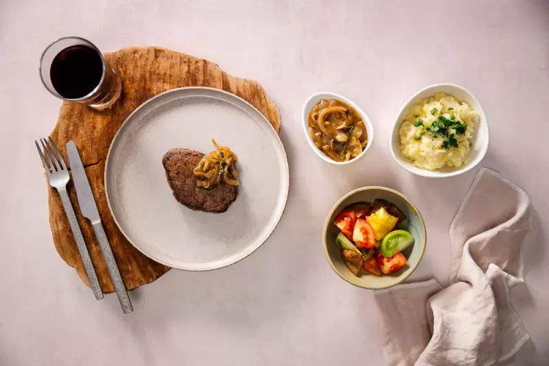 Tournedos met pastinaak- en uienjus