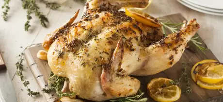 Poulet entier au citron et thym