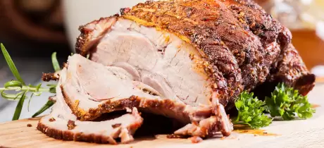 Rôti d'agneau mariné aux herbes