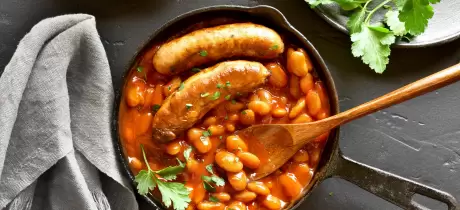 Saucisse et haricots blancs à la tomate