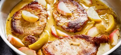 Côtes de porc aux pommes et cidre