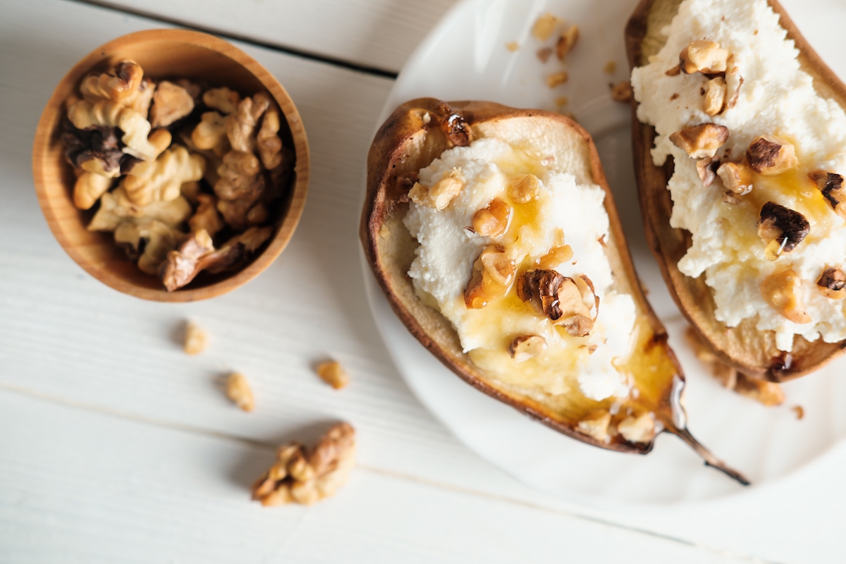 geroosterde peer met honing en feta