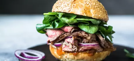 Steak sandwich met spinazie