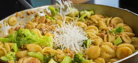 Italiaanse Pasta broccoli e salsiccia
